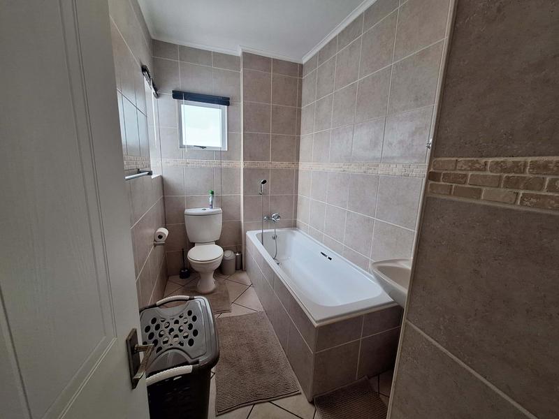 2 Bedroom Property for Sale in Reebok Western Cape